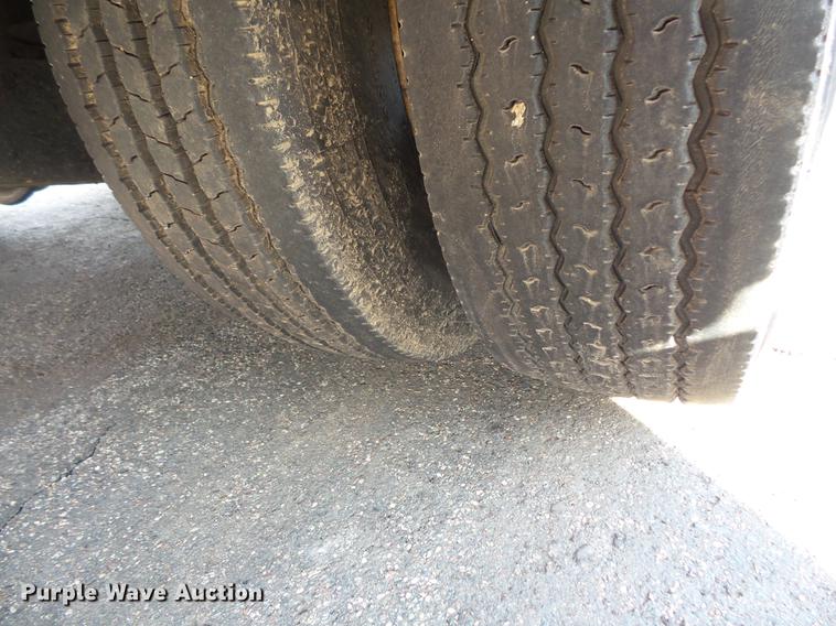 image for item DW9526 1999 Landoll ST TRL drop deck traveling axle tilt deck trailer