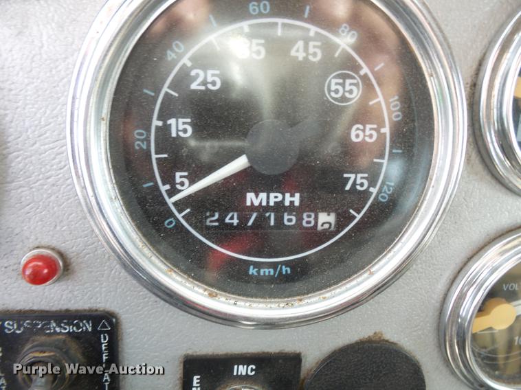 image for item DW9527 1995 Ford LT9000 semi truck