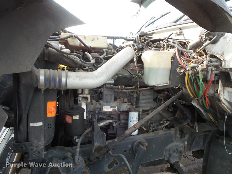 image for item DW9527 1995 Ford LT9000 semi truck