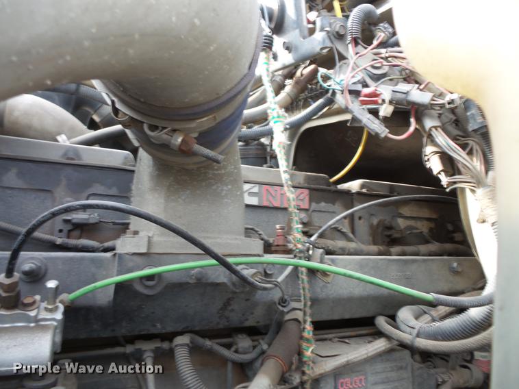 image for item DW9527 1995 Ford LT9000 semi truck