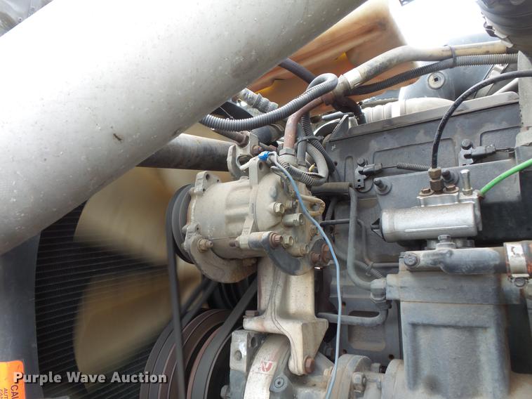 image for item DW9527 1995 Ford LT9000 semi truck