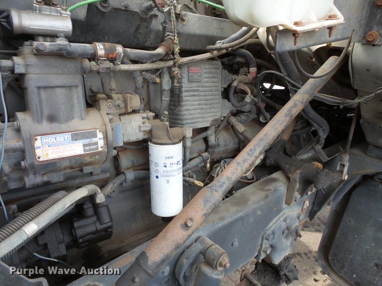 image for item DW9527 1995 Ford LT9000 semi truck