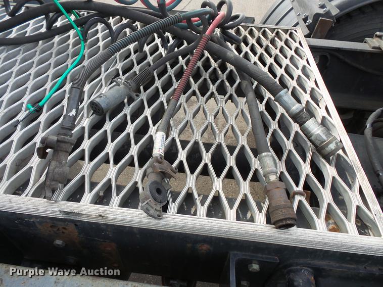 image for item DW9527 1995 Ford LT9000 semi truck