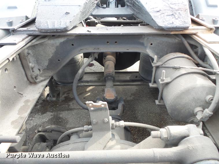 image for item DW9527 1995 Ford LT9000 semi truck