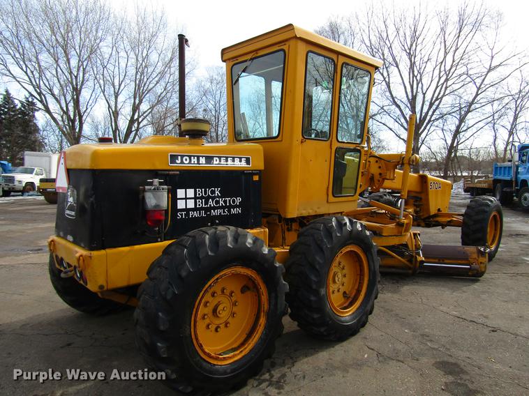 image for item DW9532 1975 John Deere 570A motor grader