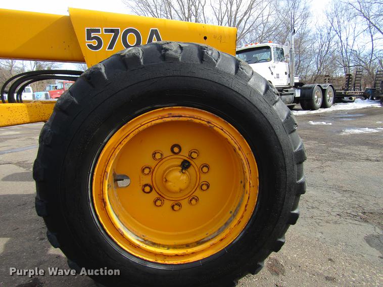 image for item DW9532 1975 John Deere 570A motor grader