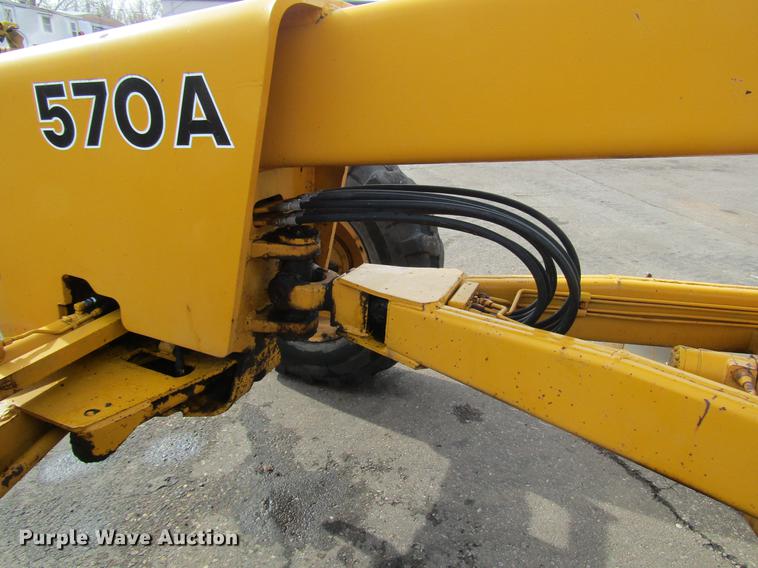image for item DW9532 1975 John Deere 570A motor grader