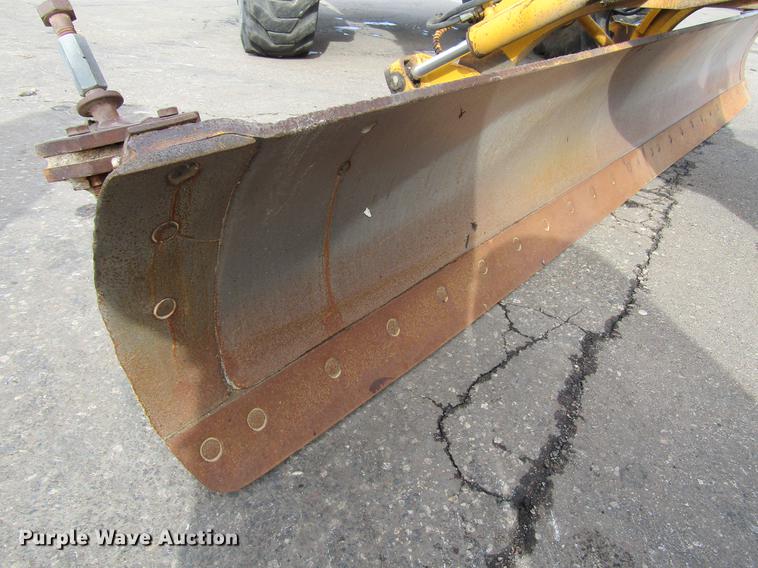 image for item DW9532 1975 John Deere 570A motor grader