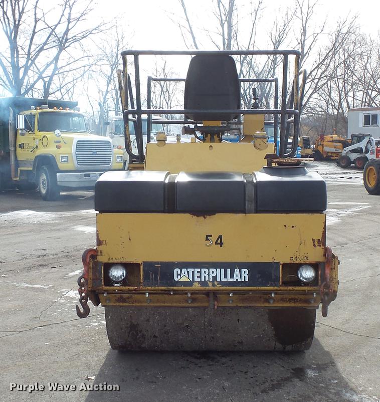 image for item DW9533 1991 Caterpillar CB-434 double drum vibratory roller
