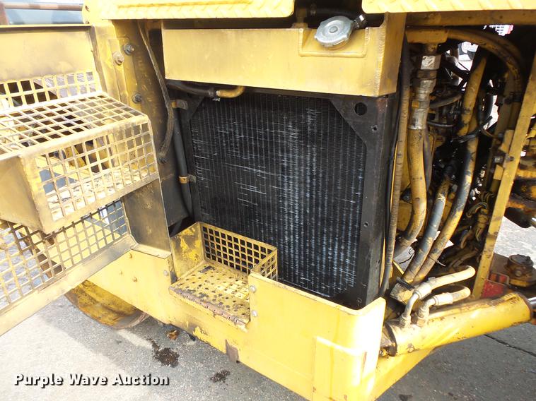 image for item DW9533 1991 Caterpillar CB-434 double drum vibratory roller