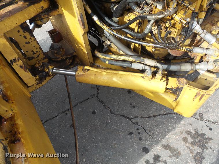 image for item DW9533 1991 Caterpillar CB-434 double drum vibratory roller