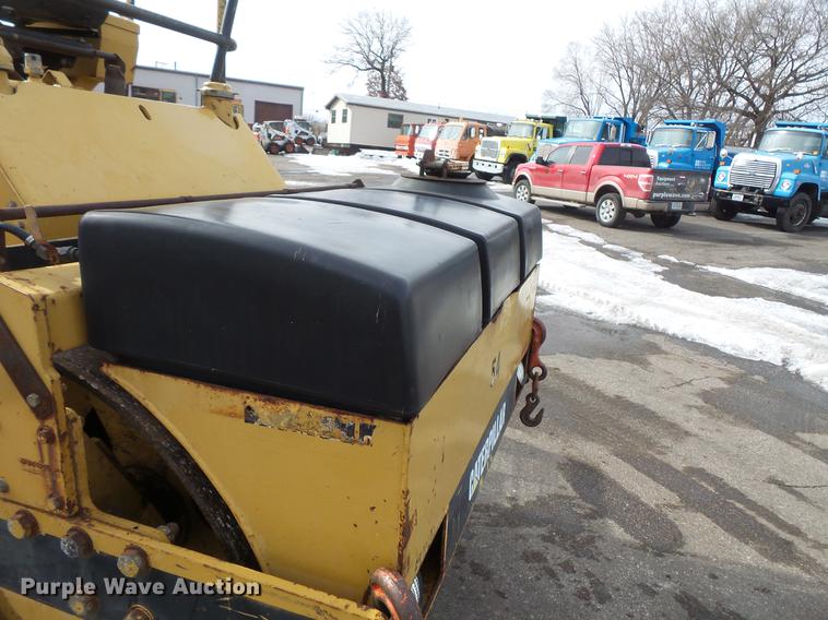 image for item DW9533 1991 Caterpillar CB-434 double drum vibratory roller