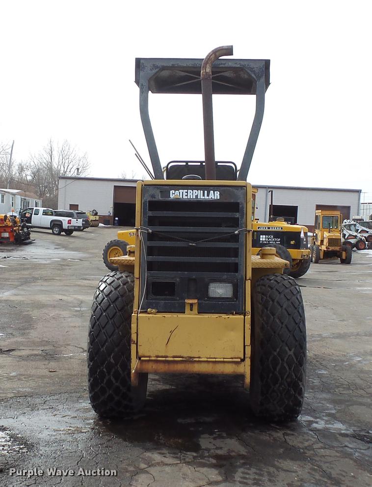 image for item DW9534 1992 Caterpillar CS-433B single vibratory drum roller