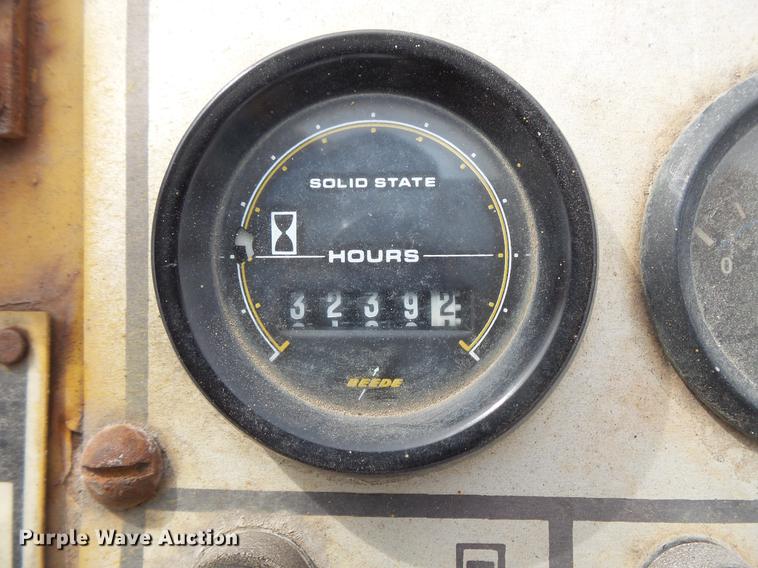 image for item DW9534 1992 Caterpillar CS-433B single vibratory drum roller