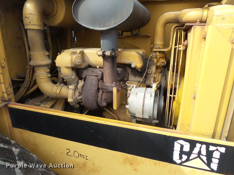 image for item DW9534 1992 Caterpillar CS-433B single vibratory drum roller