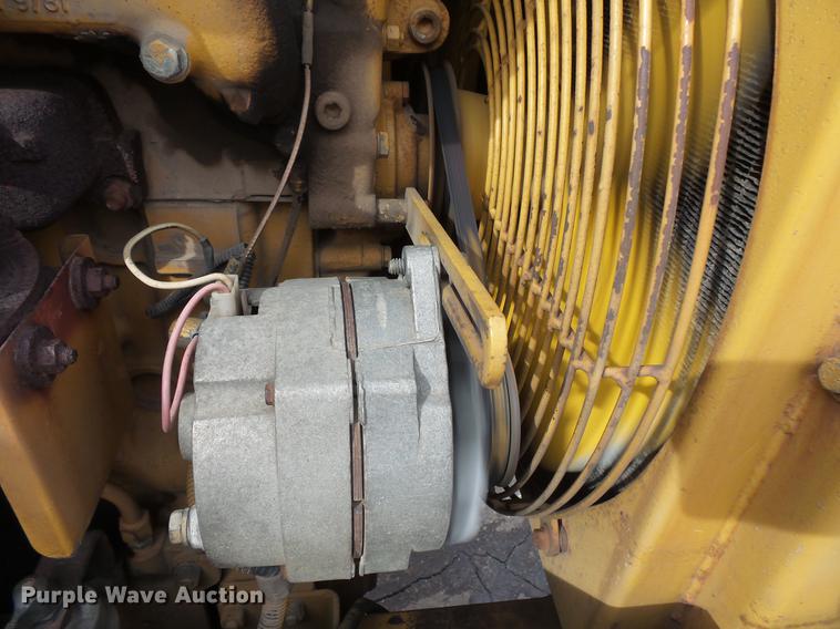 image for item DW9534 1992 Caterpillar CS-433B single vibratory drum roller