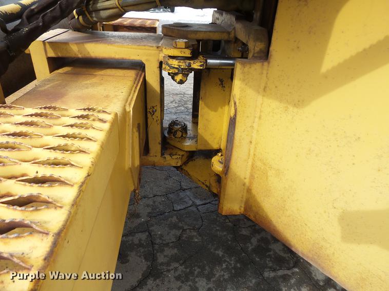 image for item DW9534 1992 Caterpillar CS-433B single vibratory drum roller