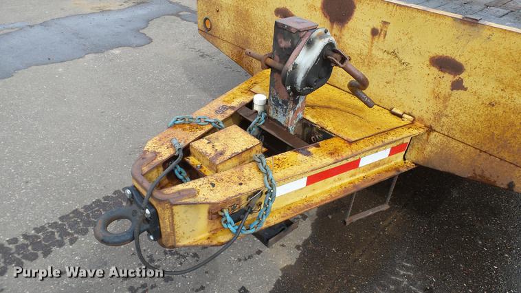 image for item DW9535 1990 Towmaster T20 equipment trailer