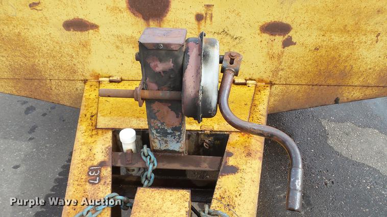 image for item DW9535 1990 Towmaster T20 equipment trailer