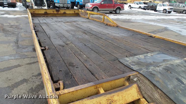 image for item DW9535 1990 Towmaster T20 equipment trailer