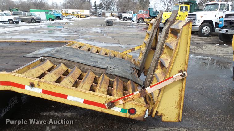 image for item DW9535 1990 Towmaster T20 equipment trailer