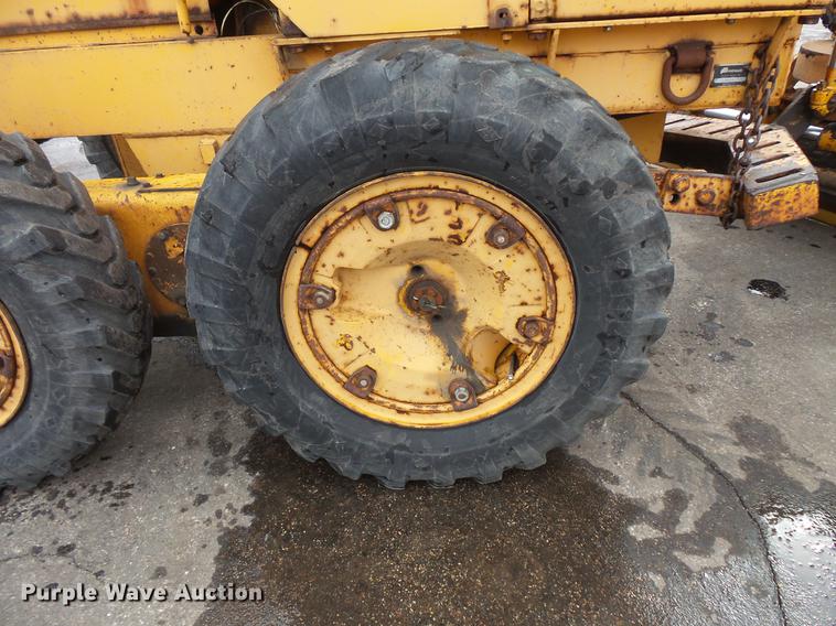 image for item DW9536 Fiat-Allis 65 rigid frame motor grader