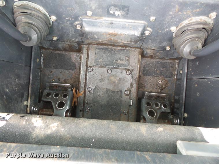 image for item DW9537 2010 Bobcat S300 skid steer