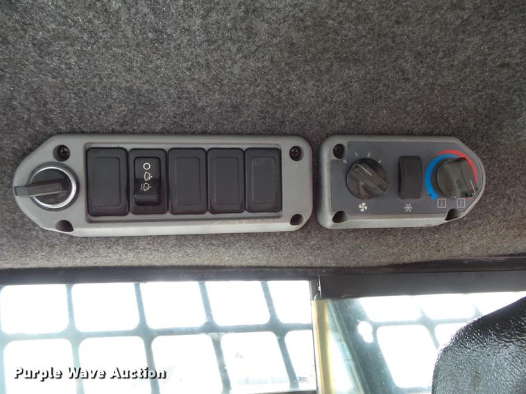 image for item DW9537 2010 Bobcat S300 skid steer