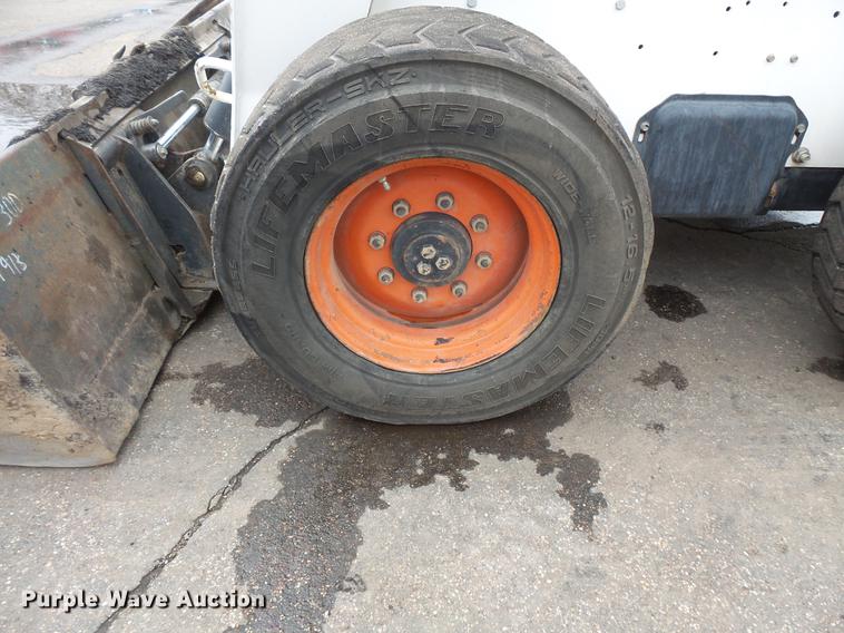 image for item DW9537 2010 Bobcat S300 skid steer