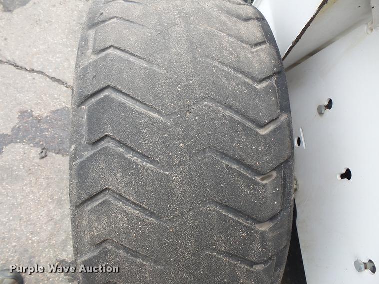 image for item DW9537 2010 Bobcat S300 skid steer