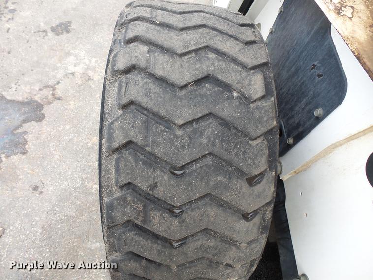 image for item DW9537 2010 Bobcat S300 skid steer