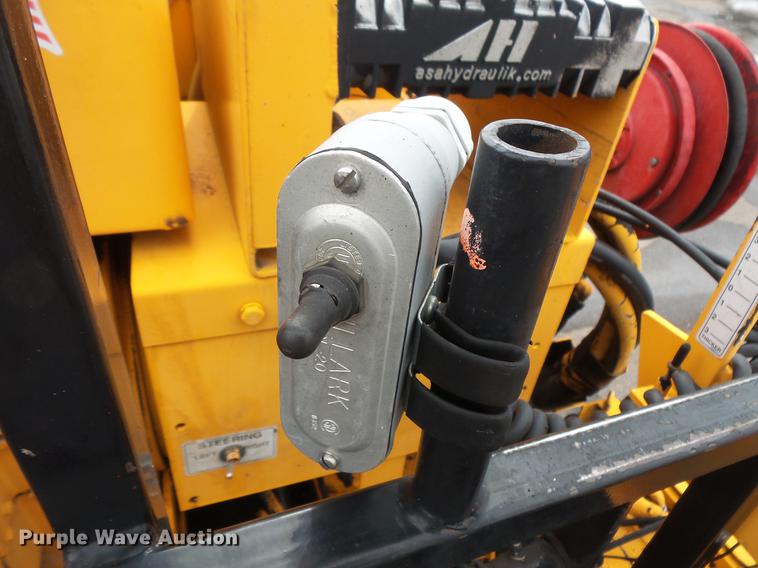 image for item DW9538 2006 LeeBoy 8510 paver