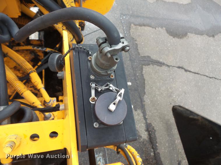 image for item DW9538 2006 LeeBoy 8510 paver