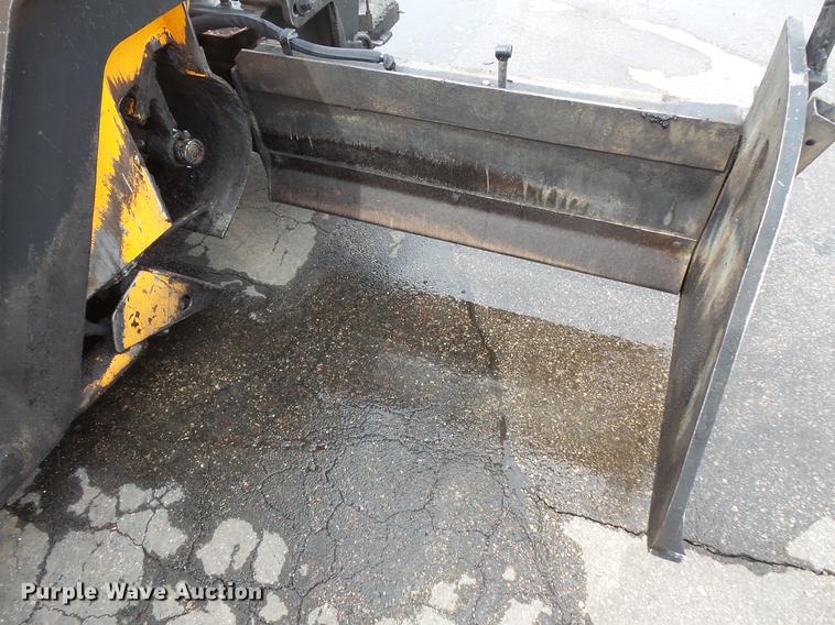 image for item DW9538 2006 LeeBoy 8510 paver