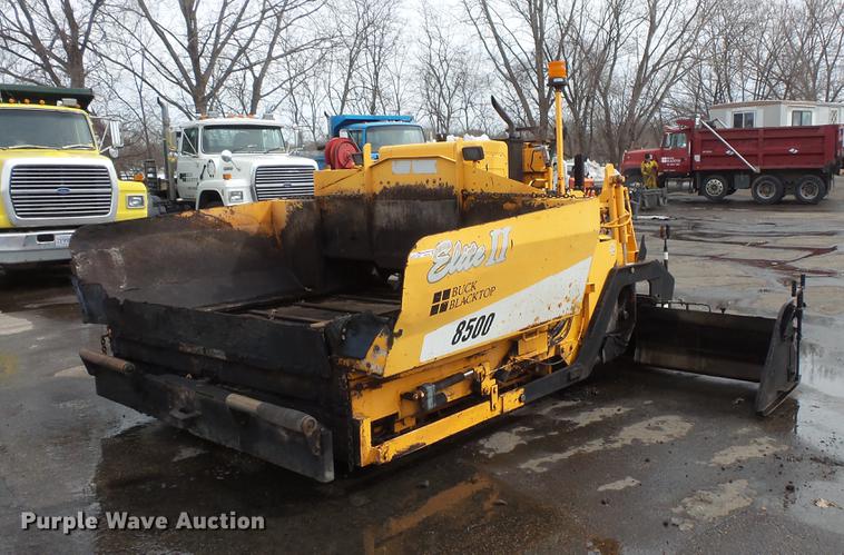 image for item DW9539 2002 LeeBoy L8500T paver