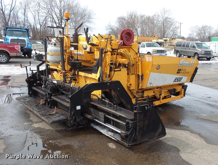image for item DW9539 2002 LeeBoy L8500T paver