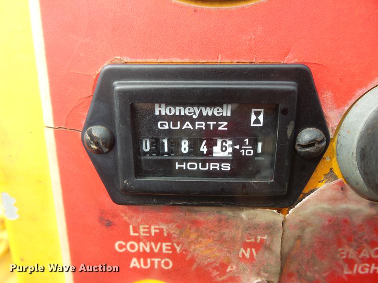 image for item DW9539 2002 LeeBoy L8500T paver