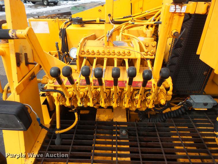 image for item DW9539 2002 LeeBoy L8500T paver