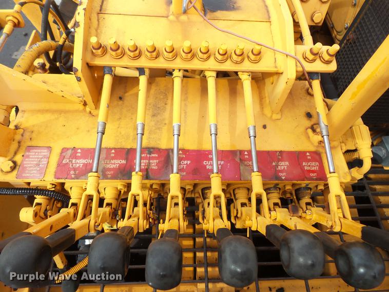 image for item DW9539 2002 LeeBoy L8500T paver