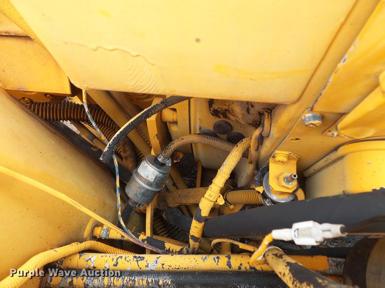 image for item DW9539 2002 LeeBoy L8500T paver