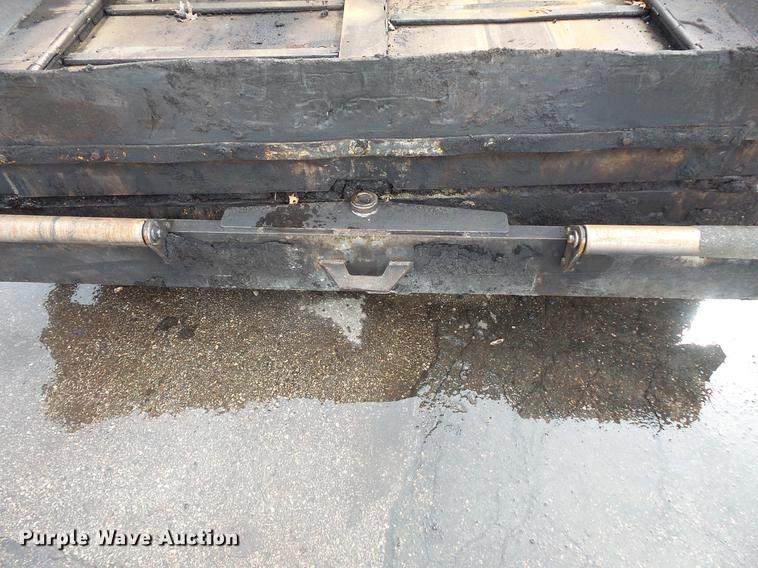 image for item DW9539 2002 LeeBoy L8500T paver