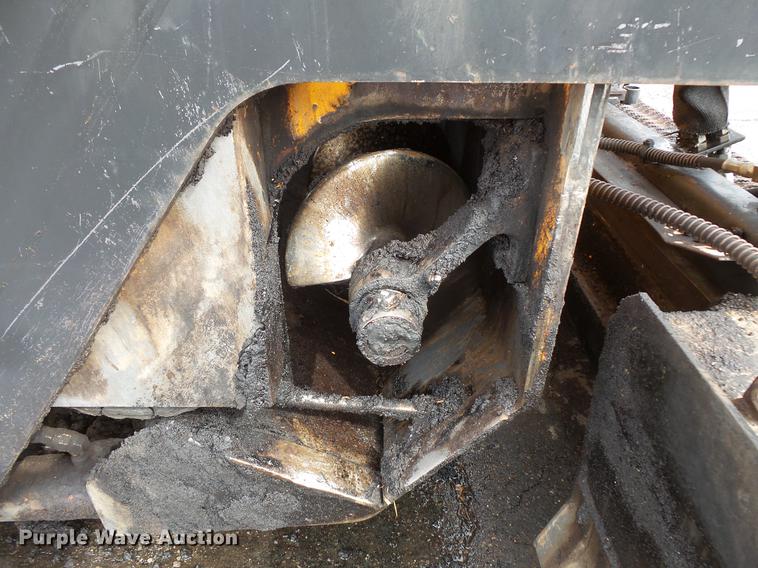 image for item DW9539 2002 LeeBoy L8500T paver