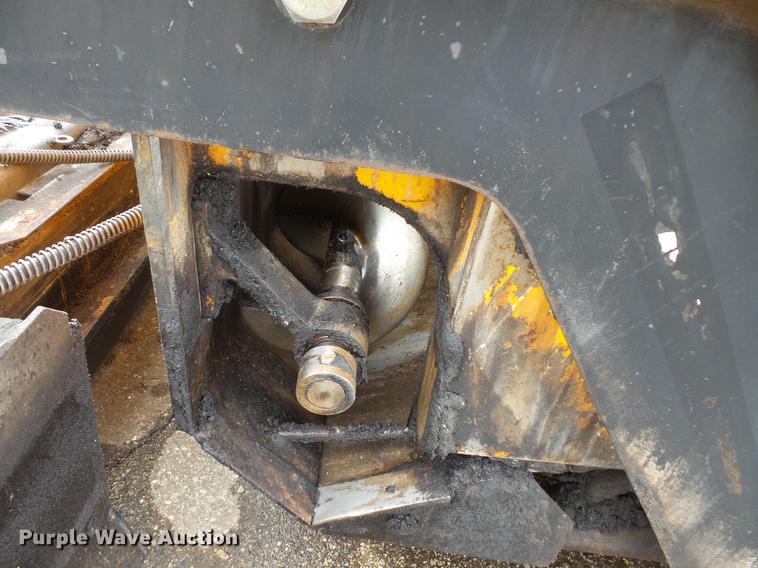 image for item DW9539 2002 LeeBoy L8500T paver