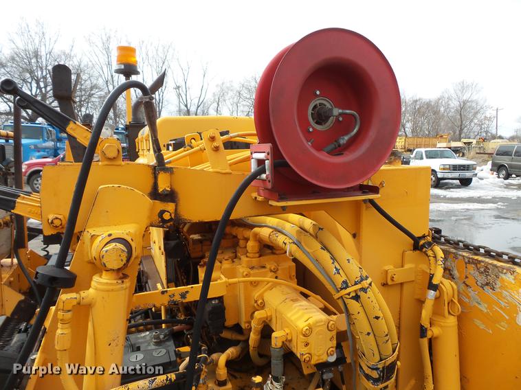 image for item DW9539 2002 LeeBoy L8500T paver