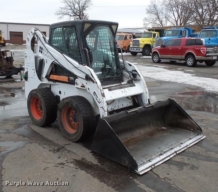 image for item DW9546 2001 Bobcat 773 skid steer