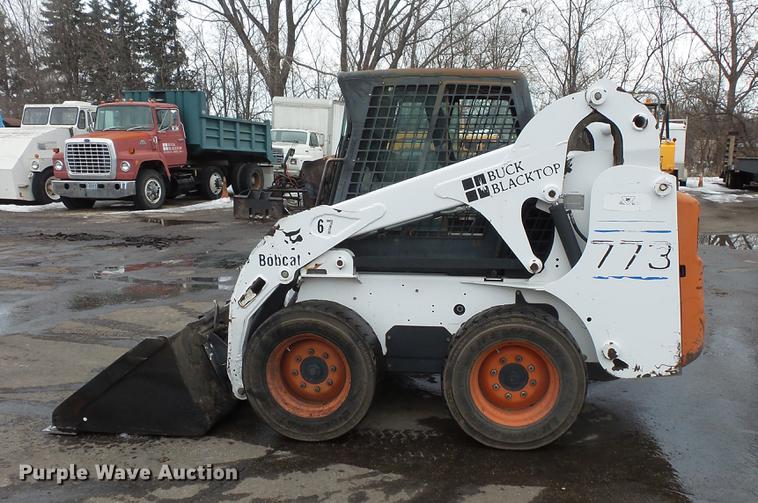 image for item DW9546 2001 Bobcat 773 skid steer