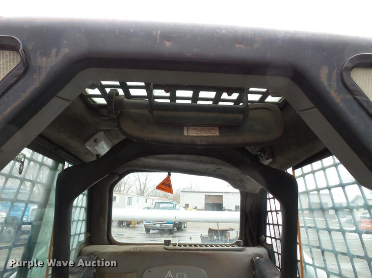 image for item DW9546 2001 Bobcat 773 skid steer