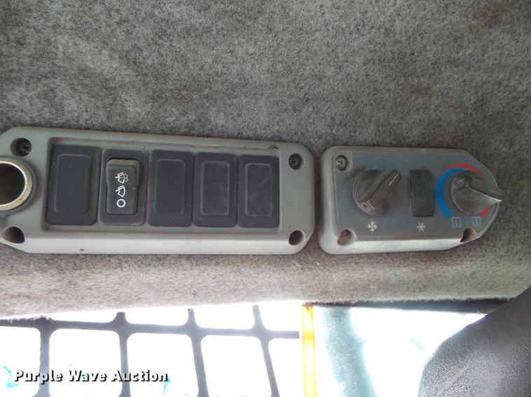 image for item DW9546 2001 Bobcat 773 skid steer