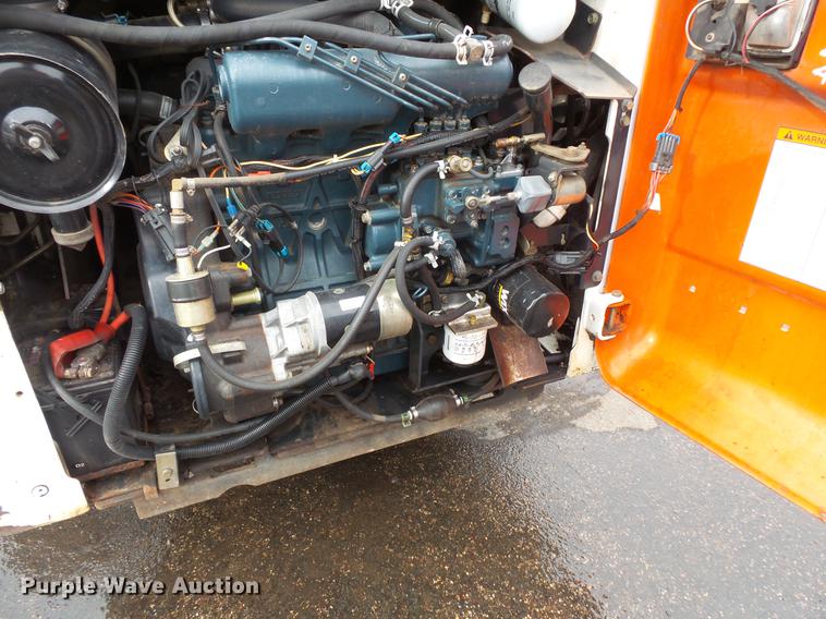 image for item DW9546 2001 Bobcat 773 skid steer