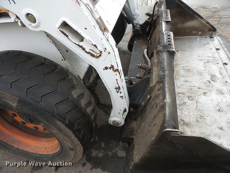 image for item DW9546 2001 Bobcat 773 skid steer